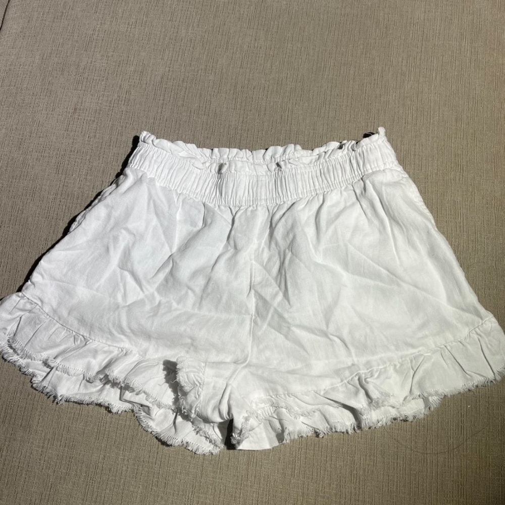 Aerie White Ruffle Hem Shorts - Size S